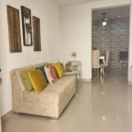 Casa Rebecca 39-41 * Cartagena
